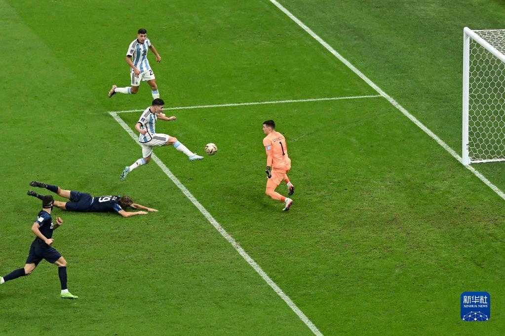 卡塔爾世界盃·人物|阿爾瓦雷斯：梅西身邊的“布魯查加”