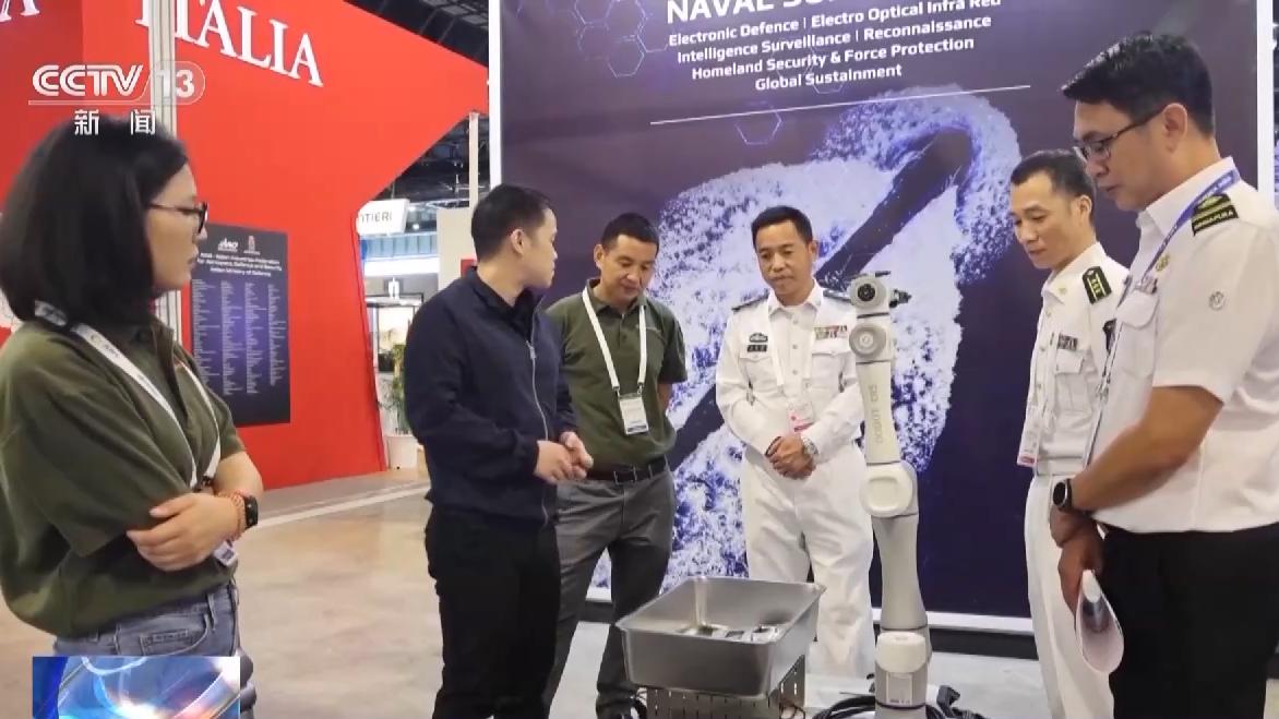 我國兩艘軍艦亮相新加坡亞洲國際海事防務展