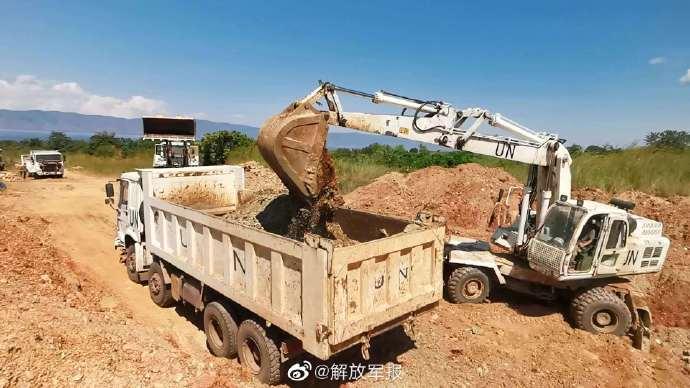 中國第26批赴剛果（金）維和工兵分隊階段性完成道路修築任務
