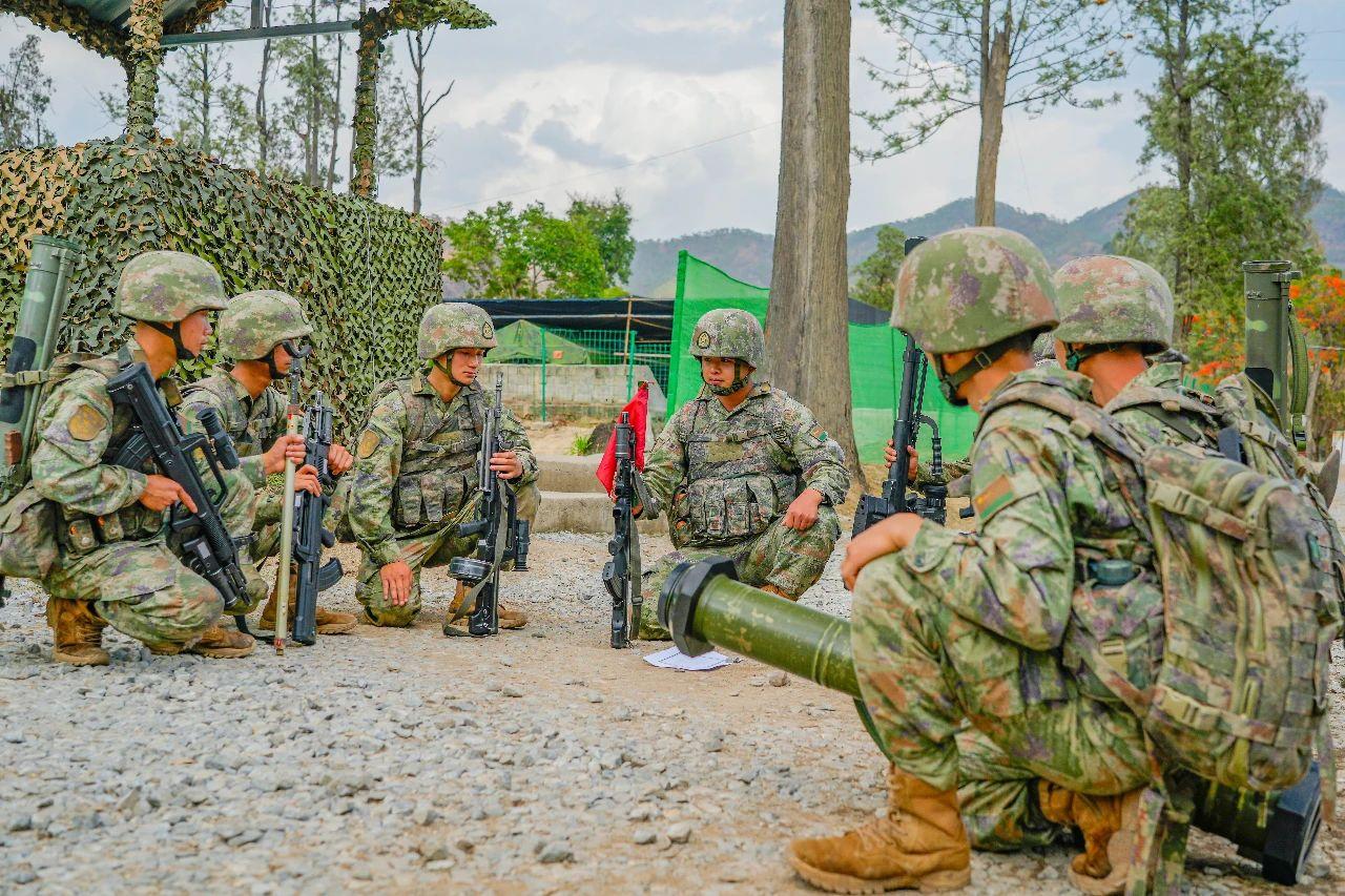 全方位檢驗！直擊第75集團軍某旅步兵分隊跨晝夜連貫考覈