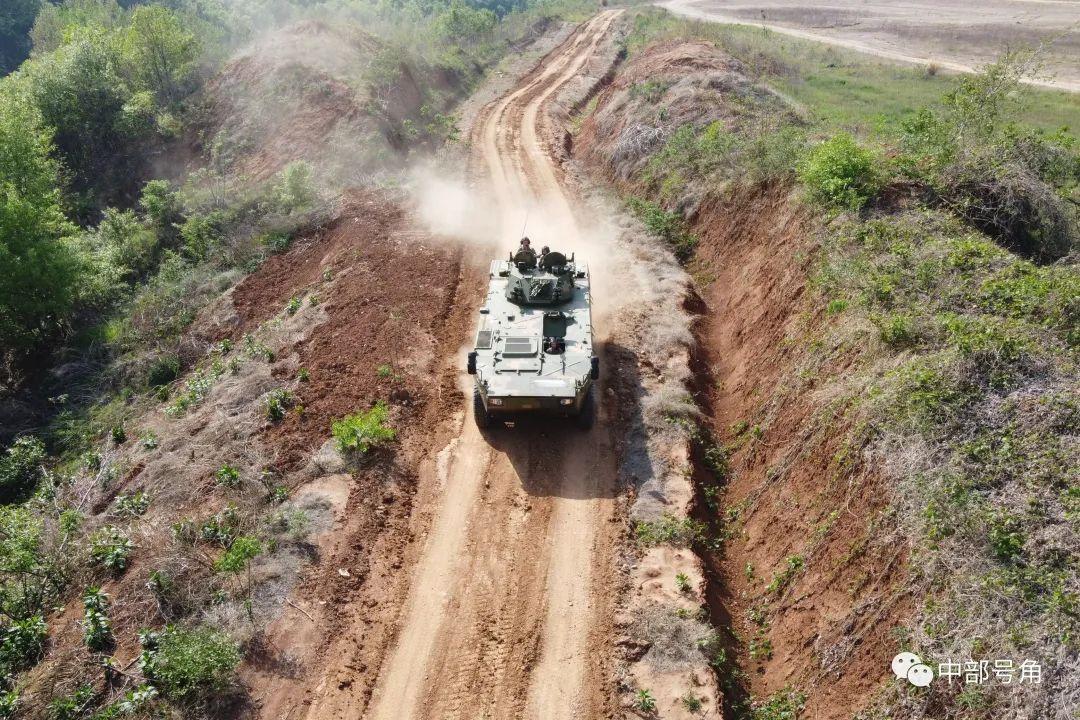 看 “沙家浜”官兵鏖戰練兵場！