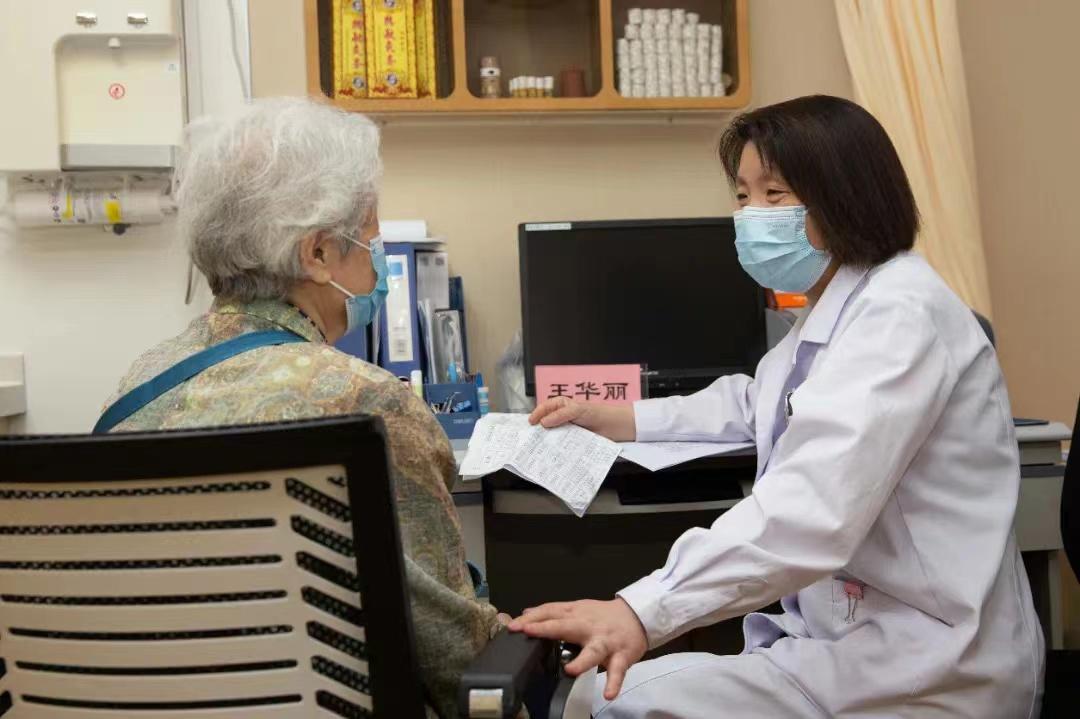 阿爾茨海默病困擾千萬家庭 專家呼籲全社會關注和支持