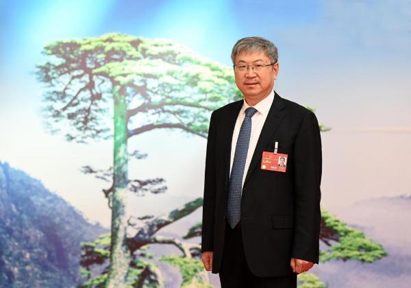 全國人大代表尹同躍攜11份建議參會，爲中國汽車行業高質量發展建言獻策