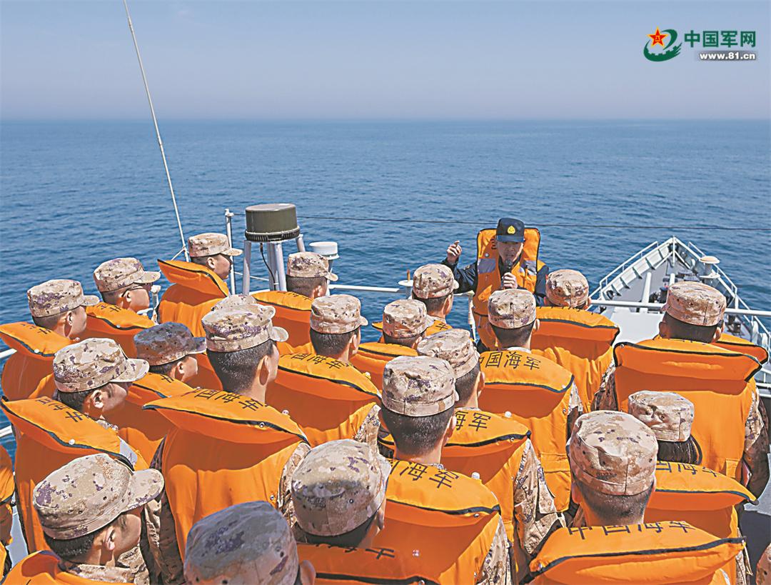 踏浪出擊！海軍大連艦艇學院畢業學員赴某海域演練