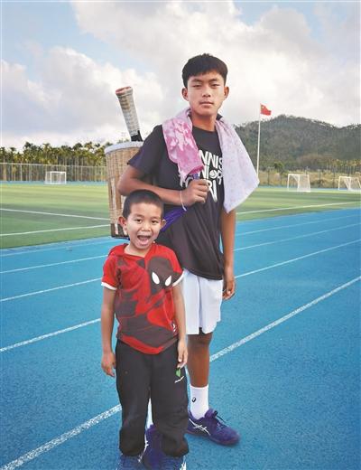 昔日冠軍“‏揹簍少年”今何在？