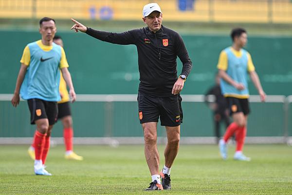 揚科維奇重返中國後忙於考察國腳