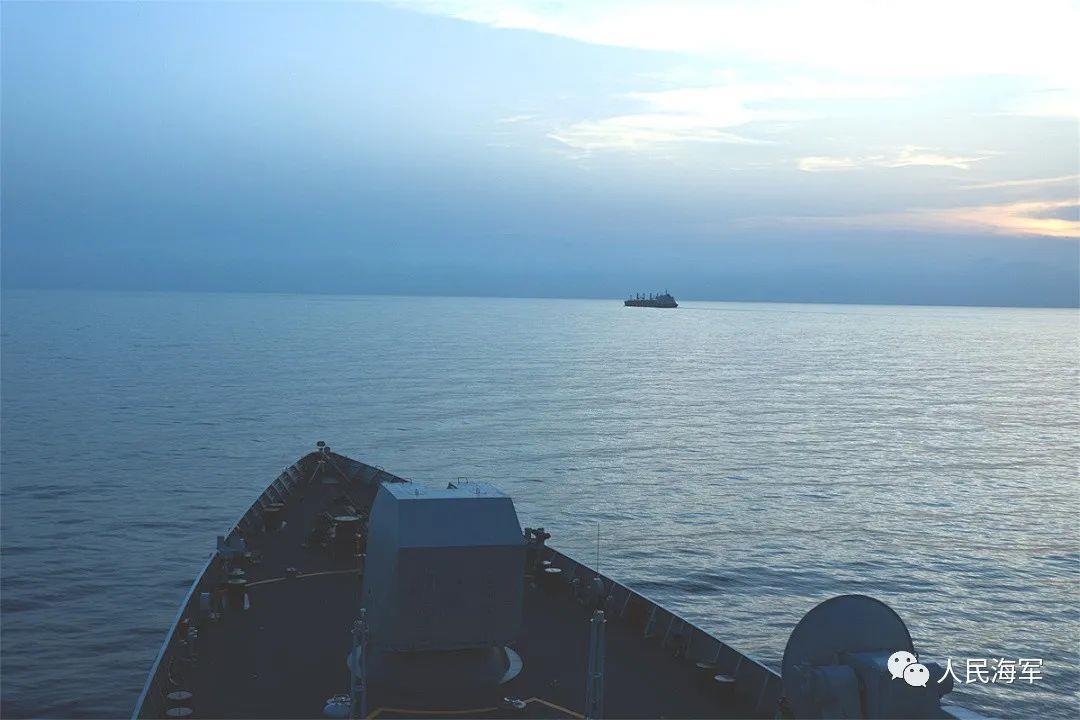 有疑似海盜母船！海軍第44批護航編隊安全護送巴拿馬籍商船