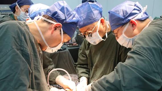 外科手術中的珠峯 爲78歲患者搏得“胰腺生機”