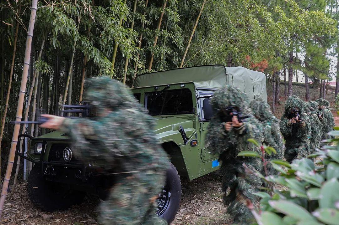 火箭軍某部特種警衛集訓隊密林淬火礪尖刀