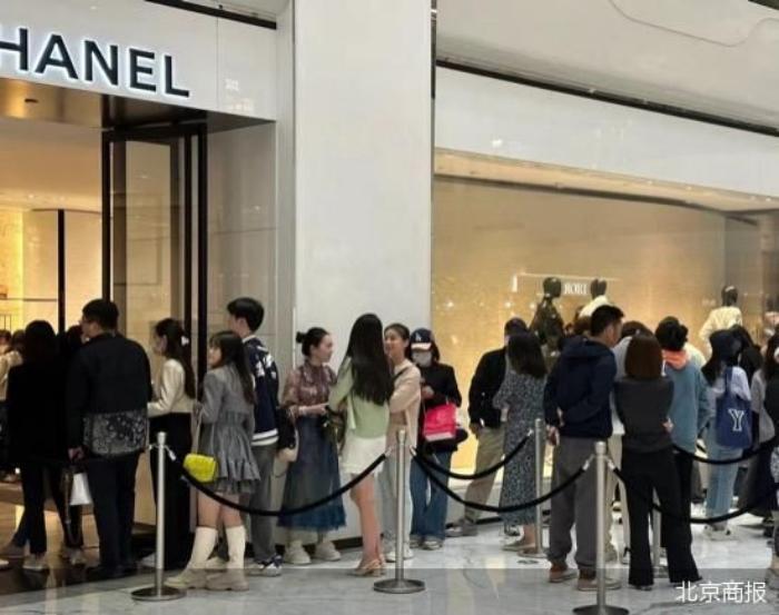 北京SKP生日慶現人海 “週末消費”成新引擎