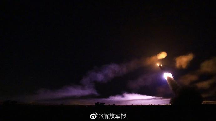 開火！重型火炮跨晝夜實彈考覈