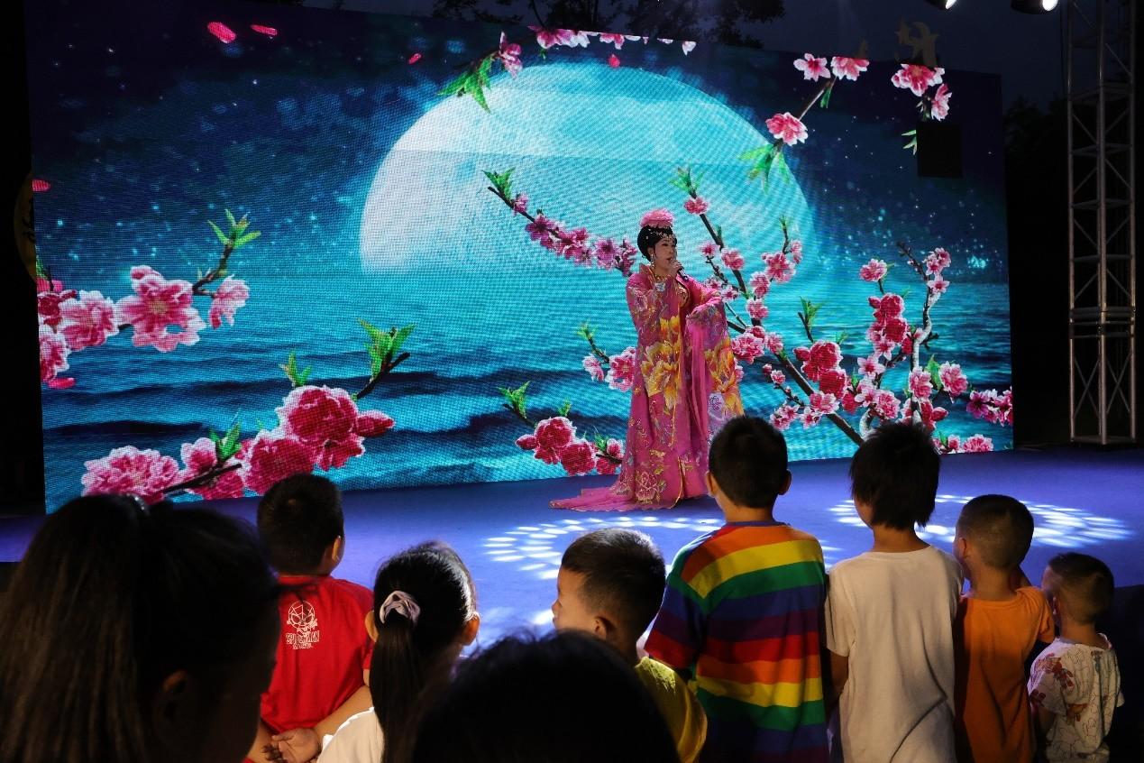 瞧咱社區的夜生活  ——成都市龍泉驛區洪安鎮人和社區美食文化藝術節側記
