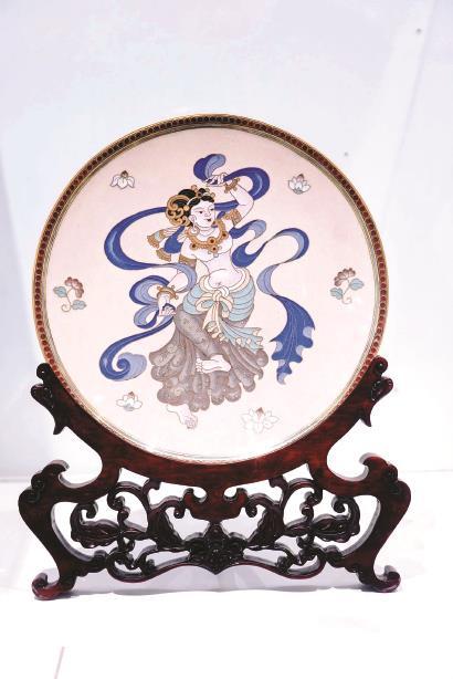 傳承600年技藝，“絲路擷珍”亮相滬上