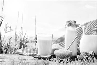 僅靠一張膜就讓牛奶更有營養