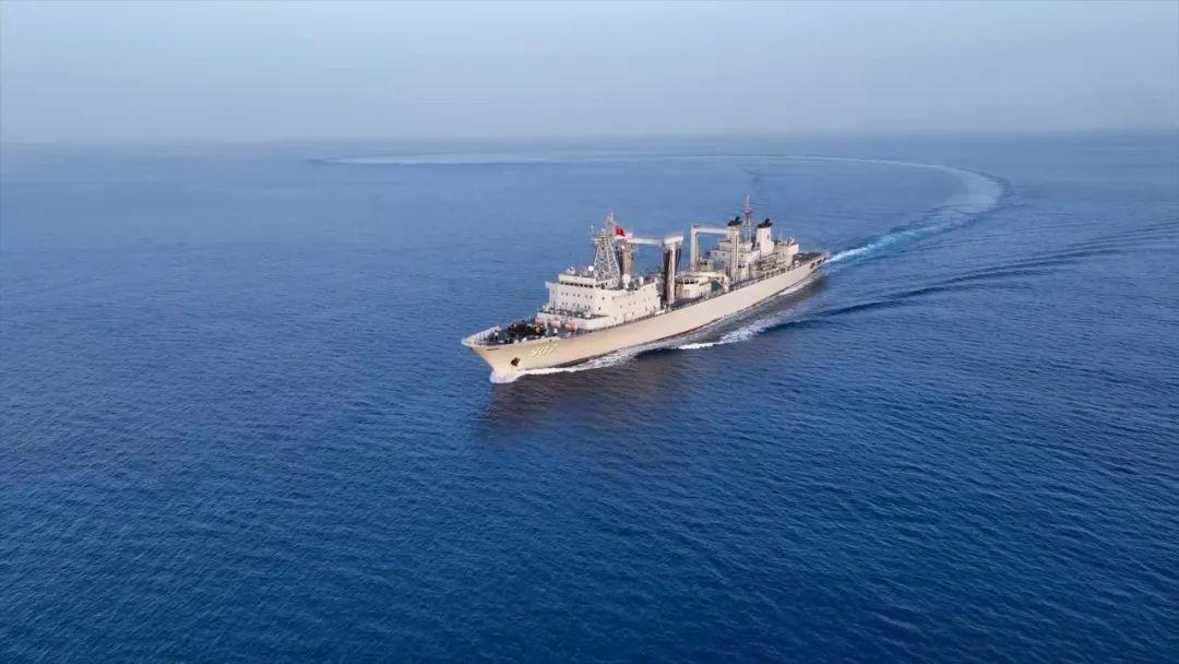 戰艦列陣，實彈射擊練協同