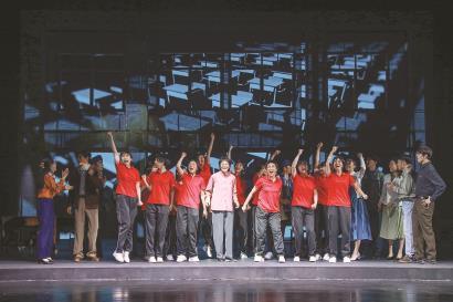 音樂劇《綻放》上海首演，展現張桂梅“燃燈人生”