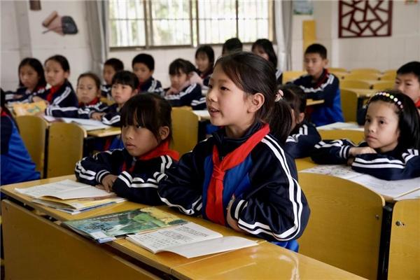 小贏公益再進尋烏小學 暢想孩子們“心中圖書館”的模樣