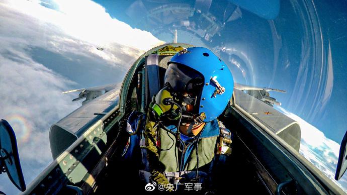 今天，祝人民海軍航空兵71歲生日快樂