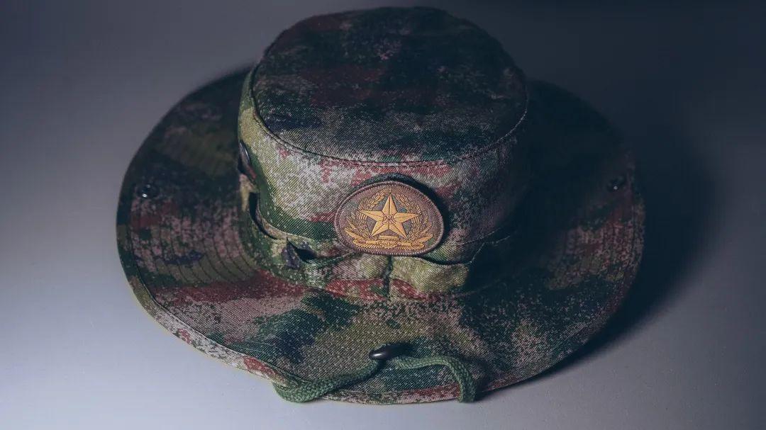 部隊配發的新軍帽，亮相！
