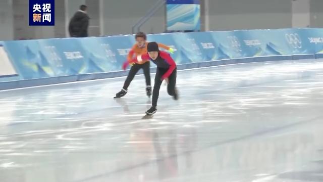 首屆“冰絲帶”市民速度滑冰系列賽第二站開賽