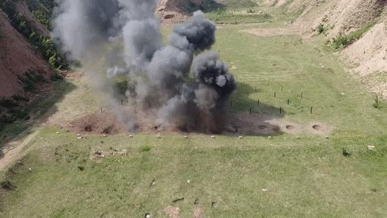 穿上排爆服啥感覺？四肢像被捆上石頭……