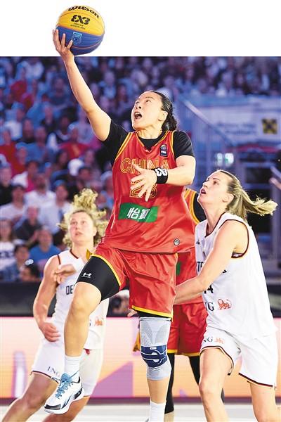 三人女籃 頂峯不遠