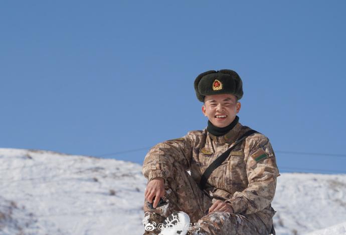 兵哥最美微笑瞬間 你被感染到了嗎