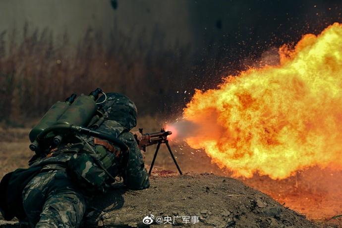 熱浪滾滾！多角度實拍噴火訓練瞬間