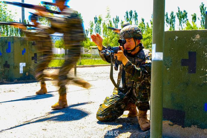 武警兵團總隊執勤第六支隊持續掀起夏日練兵熱潮