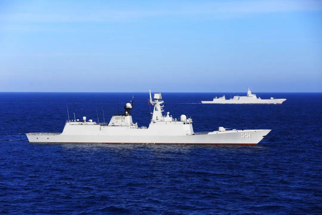 艦機協同，智擒“黑鯊”！