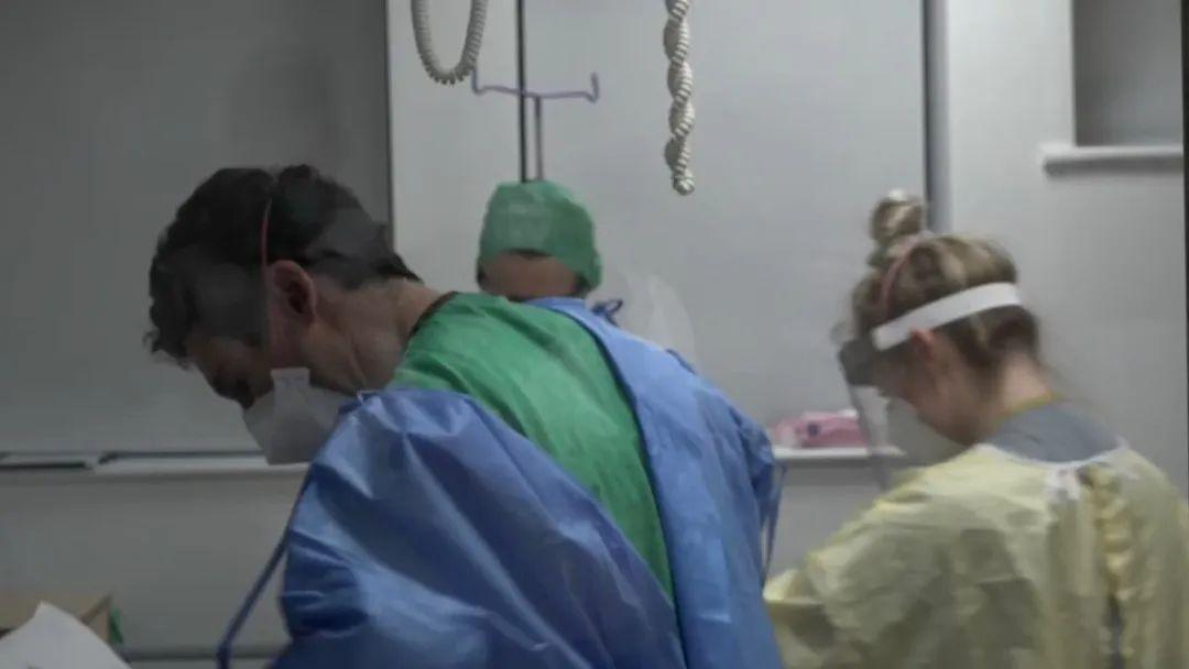 因醫院人手緊缺手術推遲 法國七旬老婦骨折入院竟被餓死