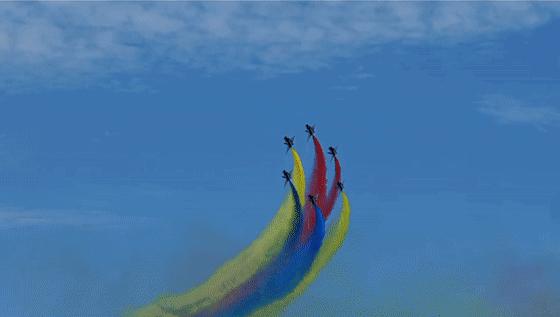 炫！空軍八一飛行表演隊亮相馬來西亞