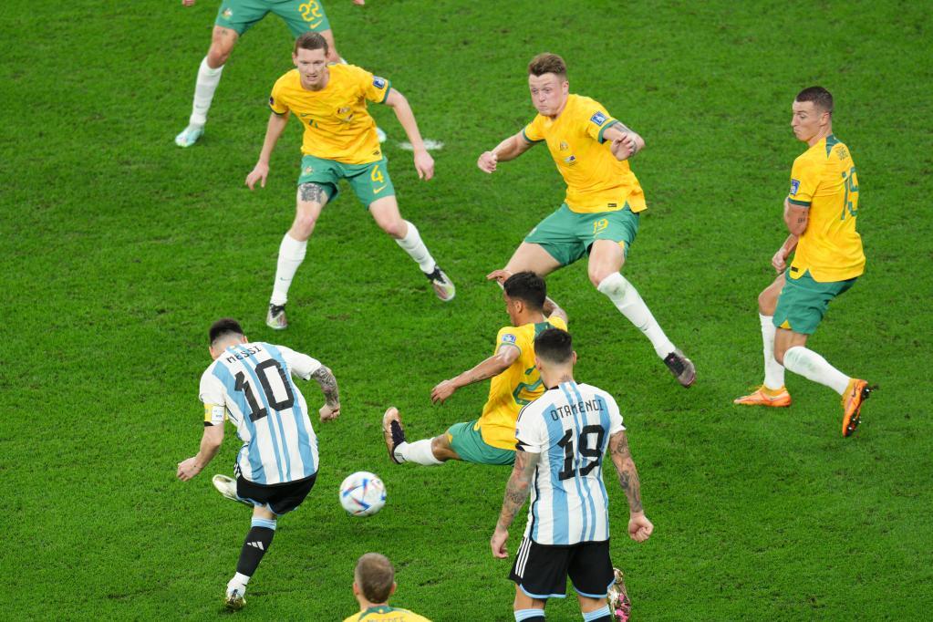 卡塔爾世界盃 | 梅西職業生涯第1000場比賽進球 阿根廷險勝澳大利亞晉級八強