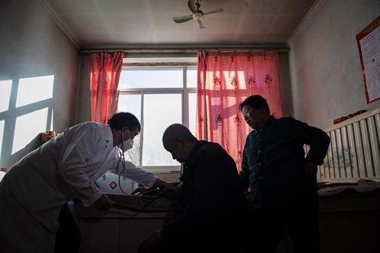 鄉村醫生 走過疫情寒冬