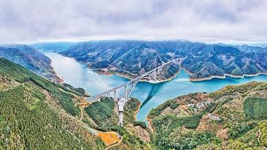 世界最大跨徑拱橋——天峨龍灘特大橋建成通車