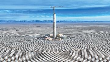 戈壁上的光熱電站