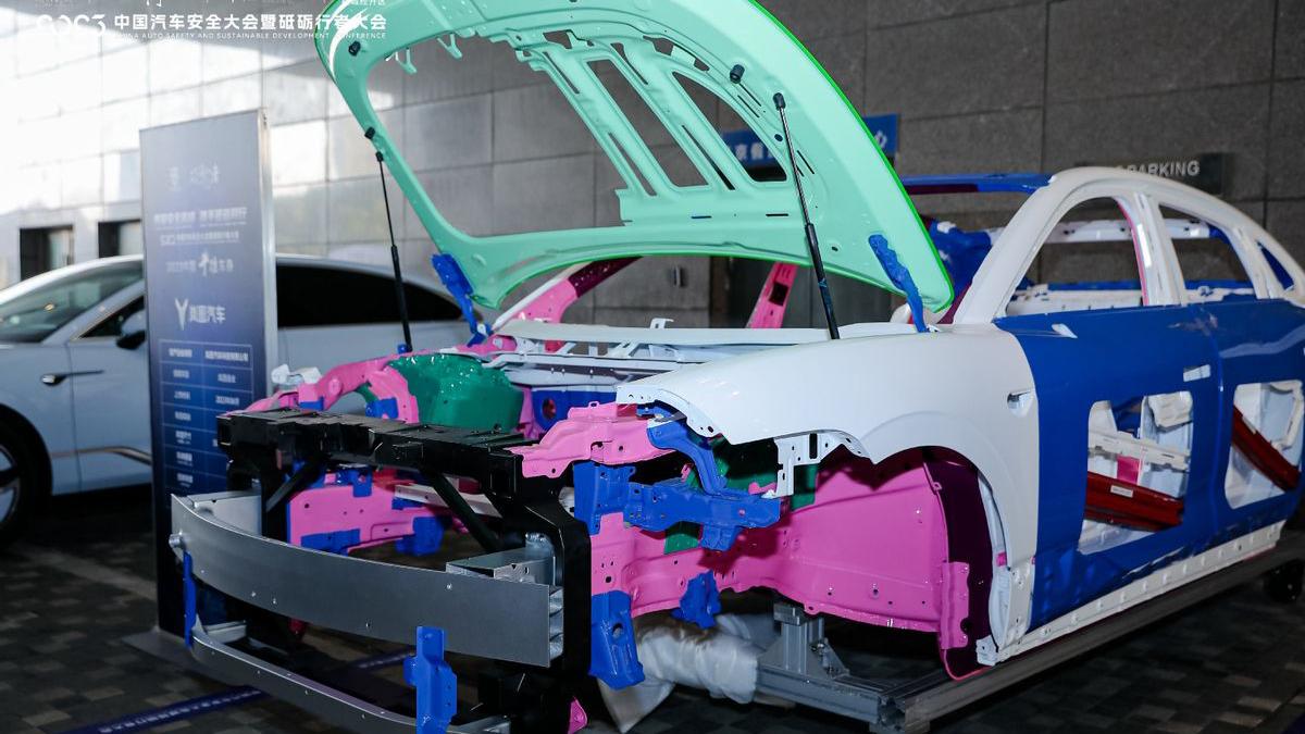榮膺2023年中國十佳車身 嵐圖追光PHEV以創新科技鑄造安全基石