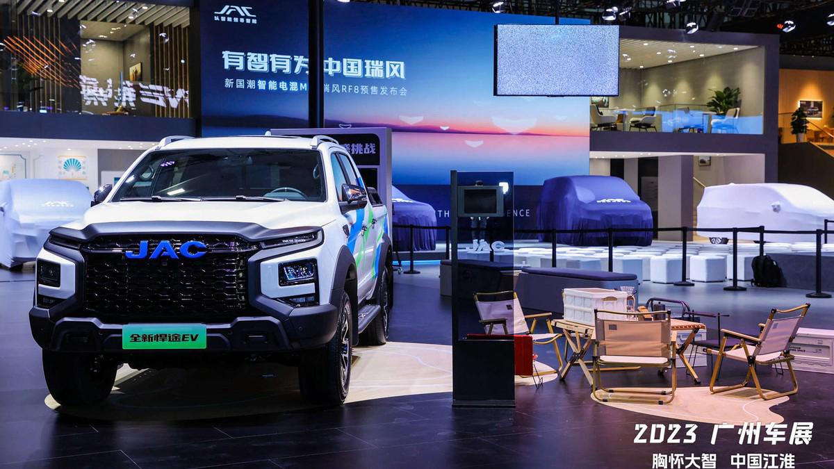 國內首款純電四驅皮卡，全新悍途EV亮相廣州車展
