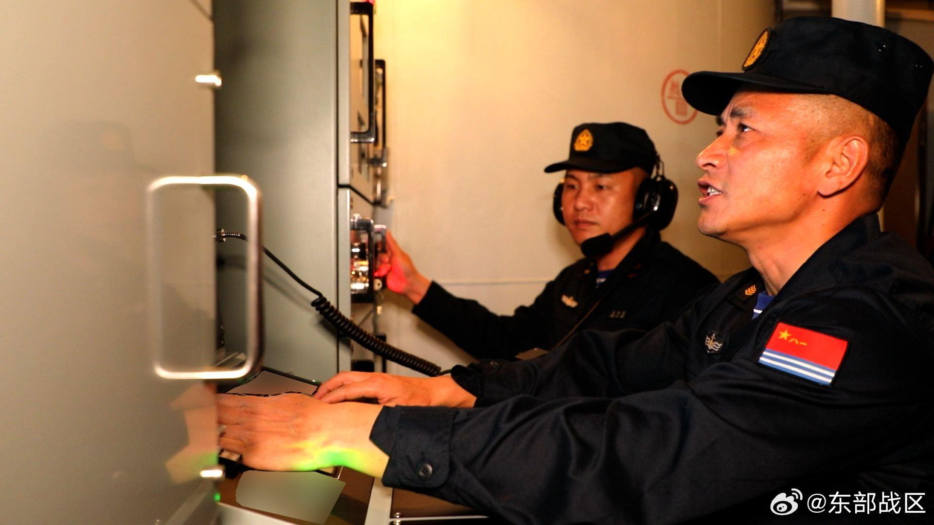 直擊東部戰區練兵備戰現場：艦艇編隊跨晝夜出擊