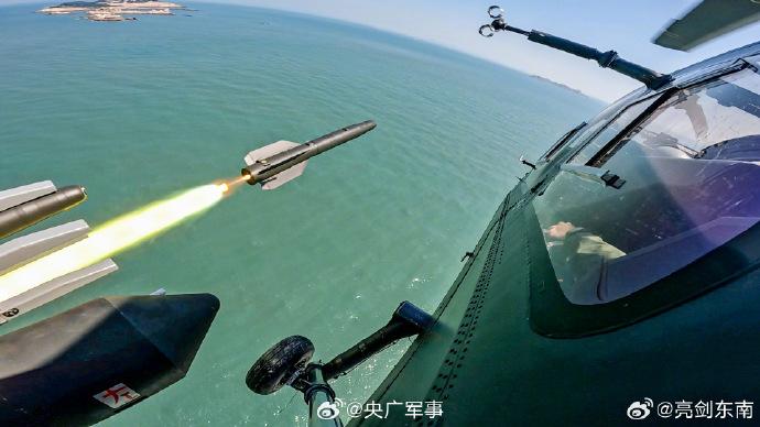陸航旅多型直升機海上出擊
