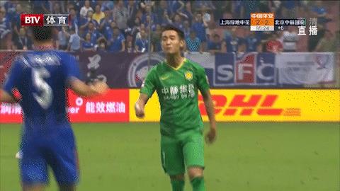 韋世豪亞冠故意踢人喫紅牌！這要是國足世預賽，後果不堪設想