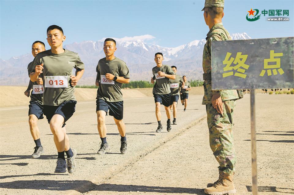 聚焦新疆軍區部隊秋季軍士選晉：選優留強積蓄人才強軍力量