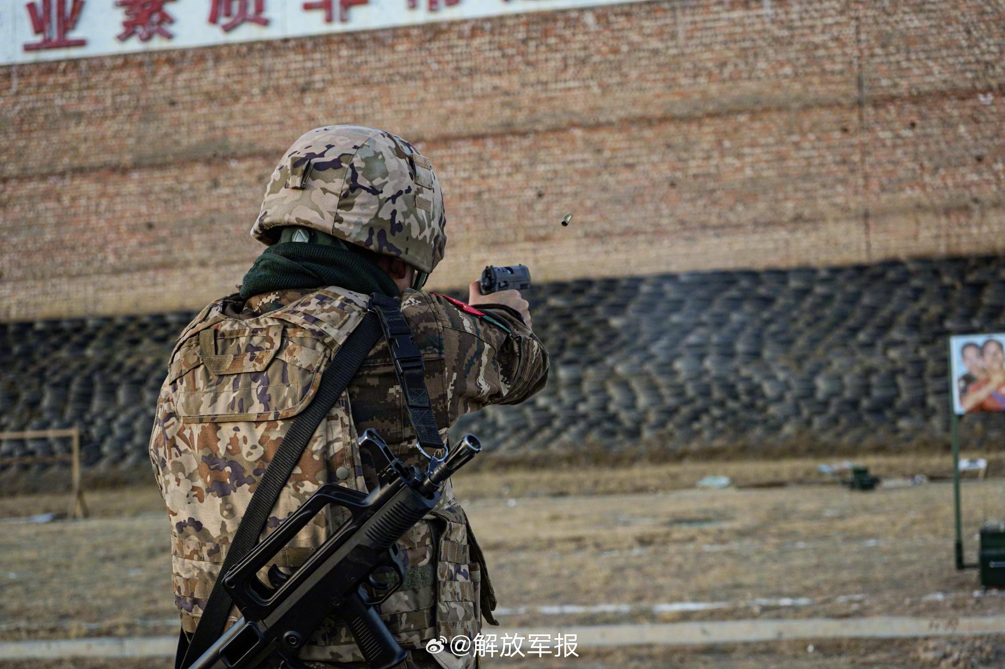 高原嚴寒，武警特戰分隊開展多課目連貫訓練