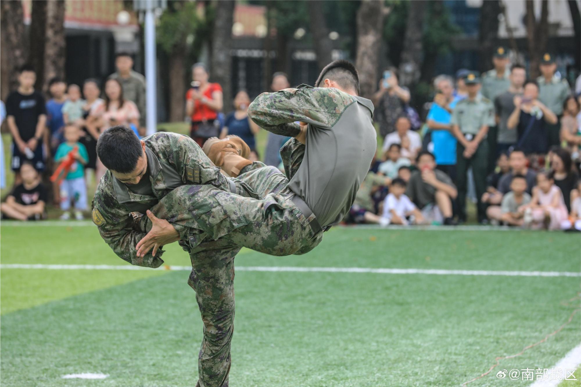 “限量版”軍營開放日，軍民共慶建軍節