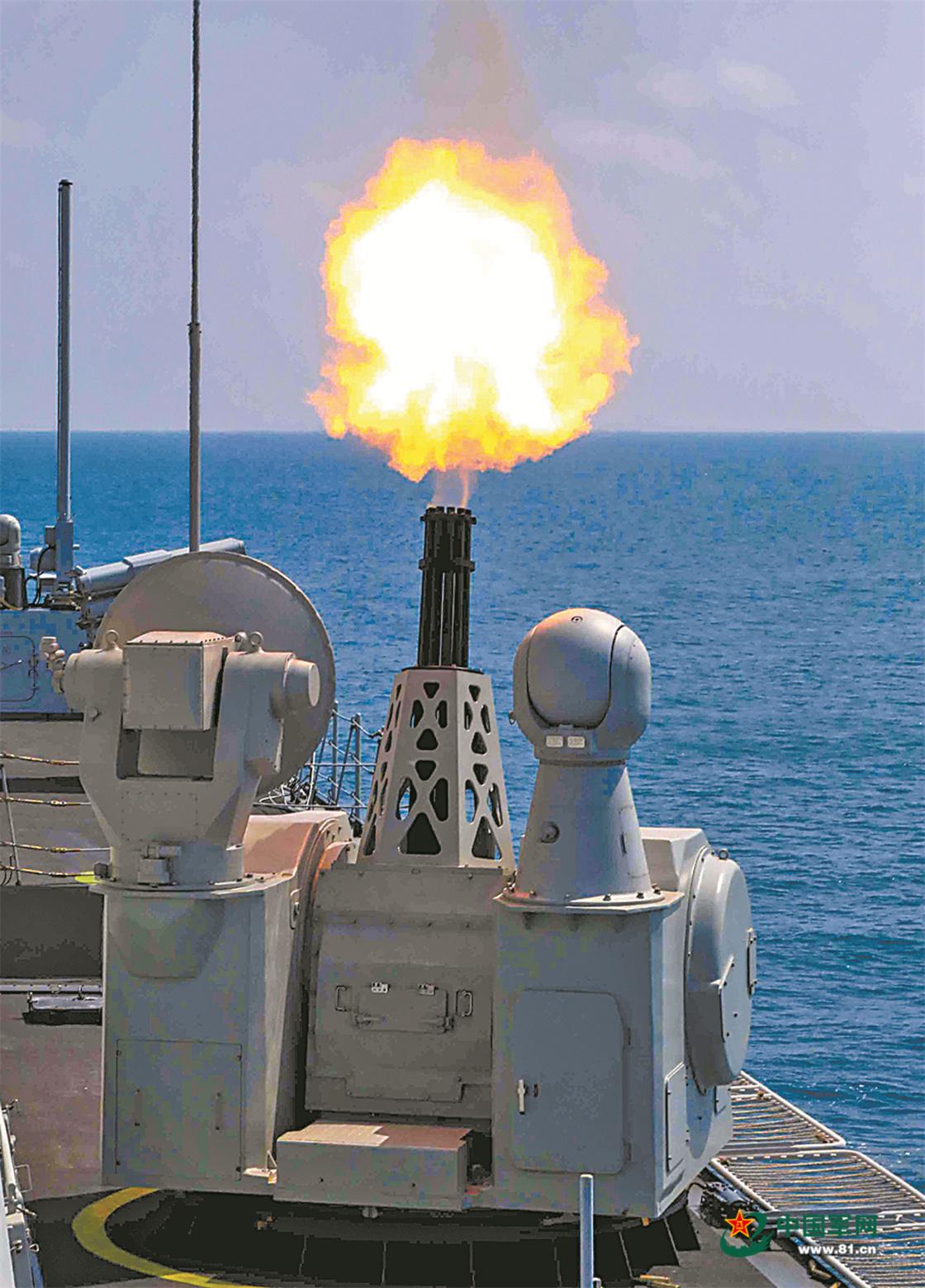 長驅轉戰 立體攻防——海軍某艦艇編隊實戰化演練影像