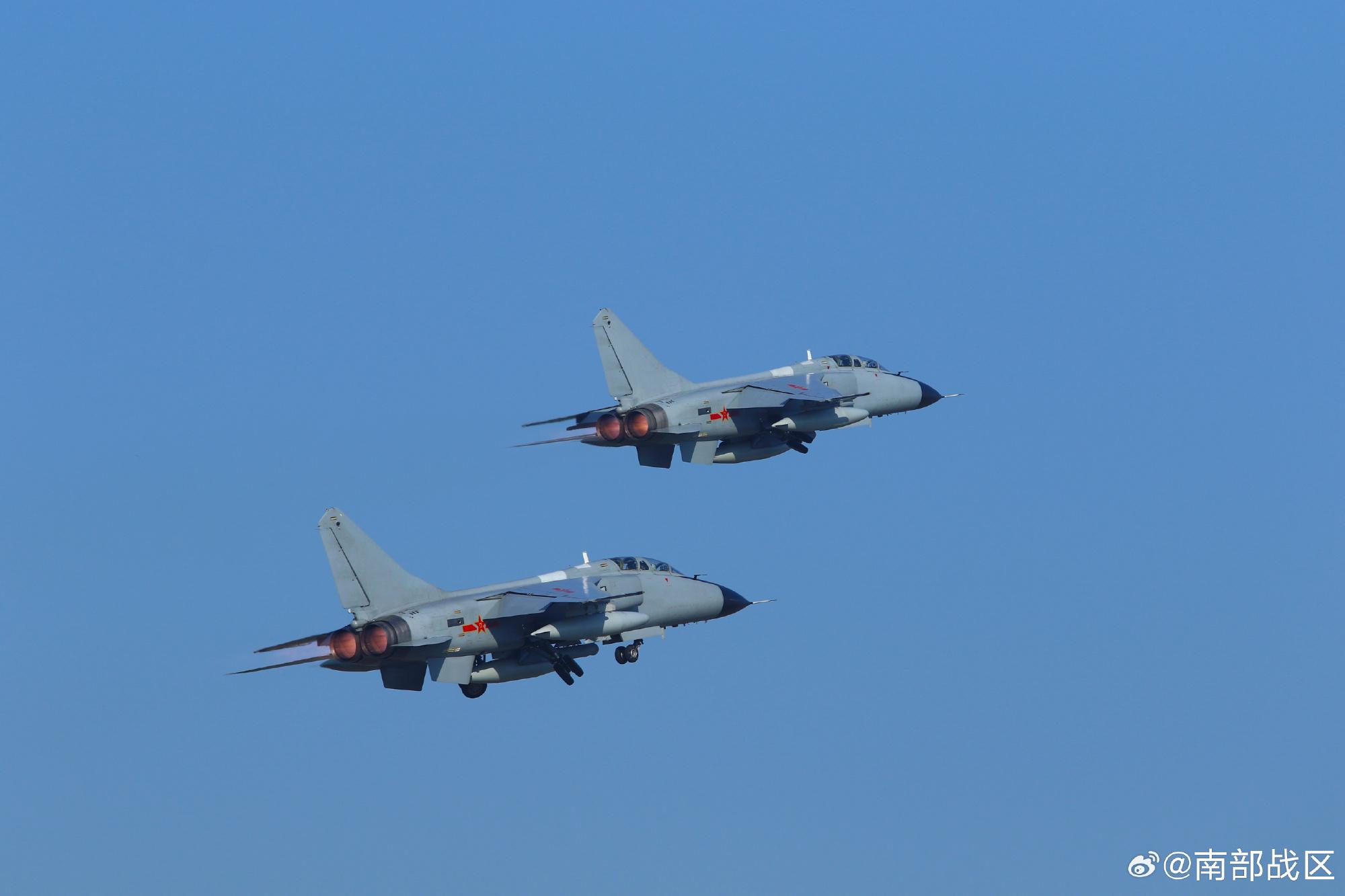 空軍航空兵某旅組織跨晝夜飛行訓練