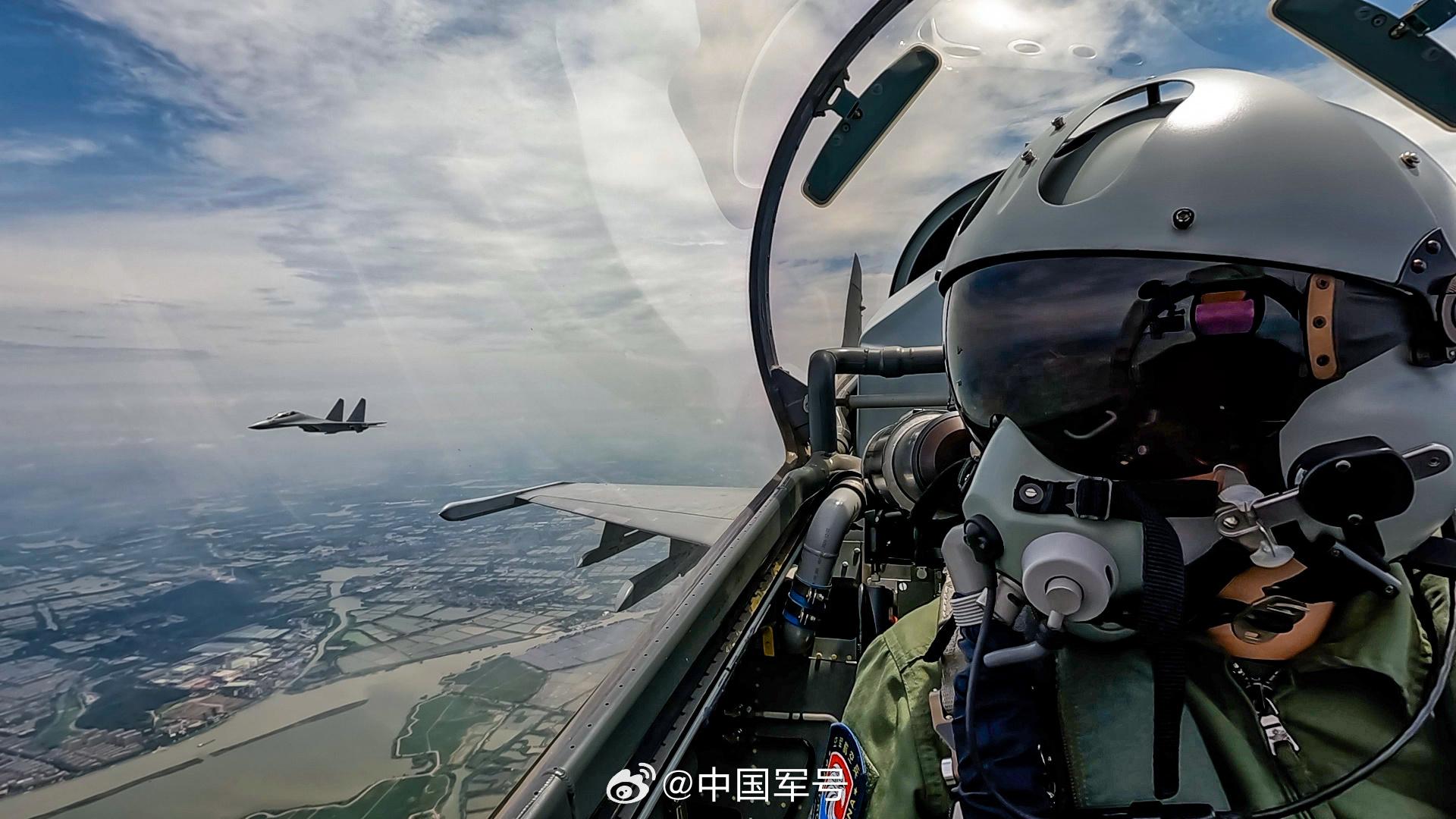 東部戰區空軍航空兵某旅連續組織自由空戰對抗訓練