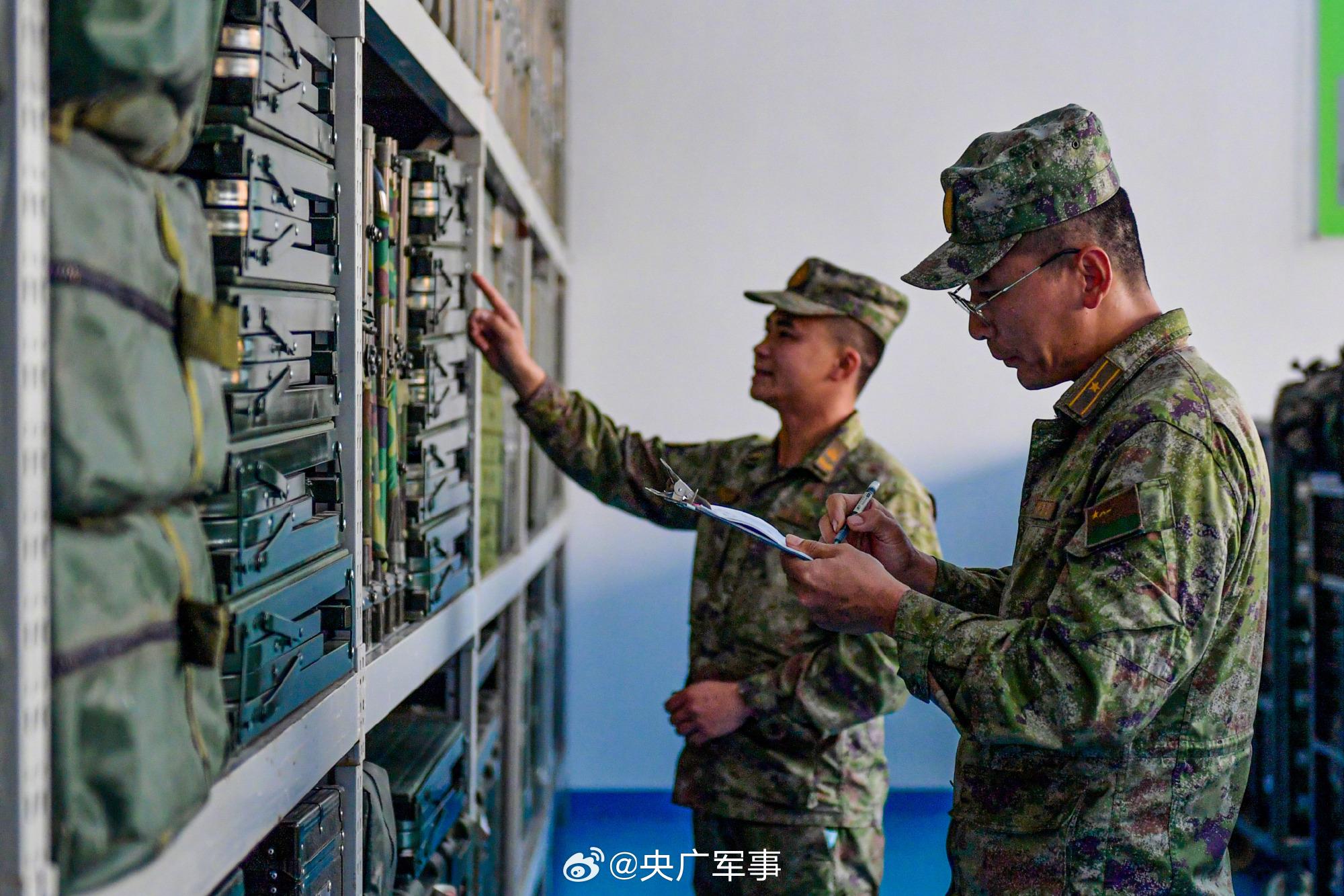 陸軍第83集團軍某旅組織開展秋季換季保養工作