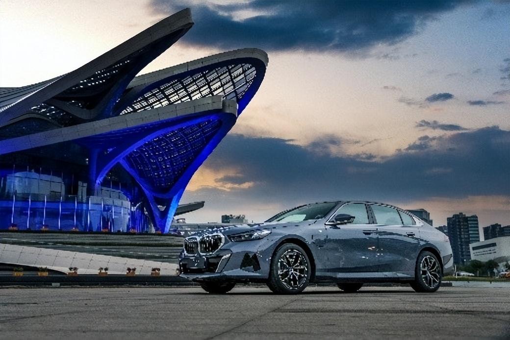 以人機共駕、純粹駕趣引領智能豪華出行新體驗 全新BMW 5系珠海全棧式動態體驗之旅