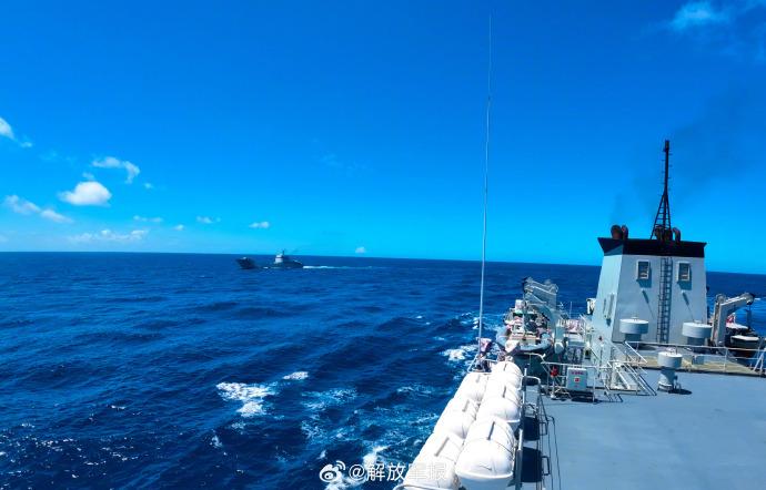 炎炎夏日，艦艇編隊火熱練兵！